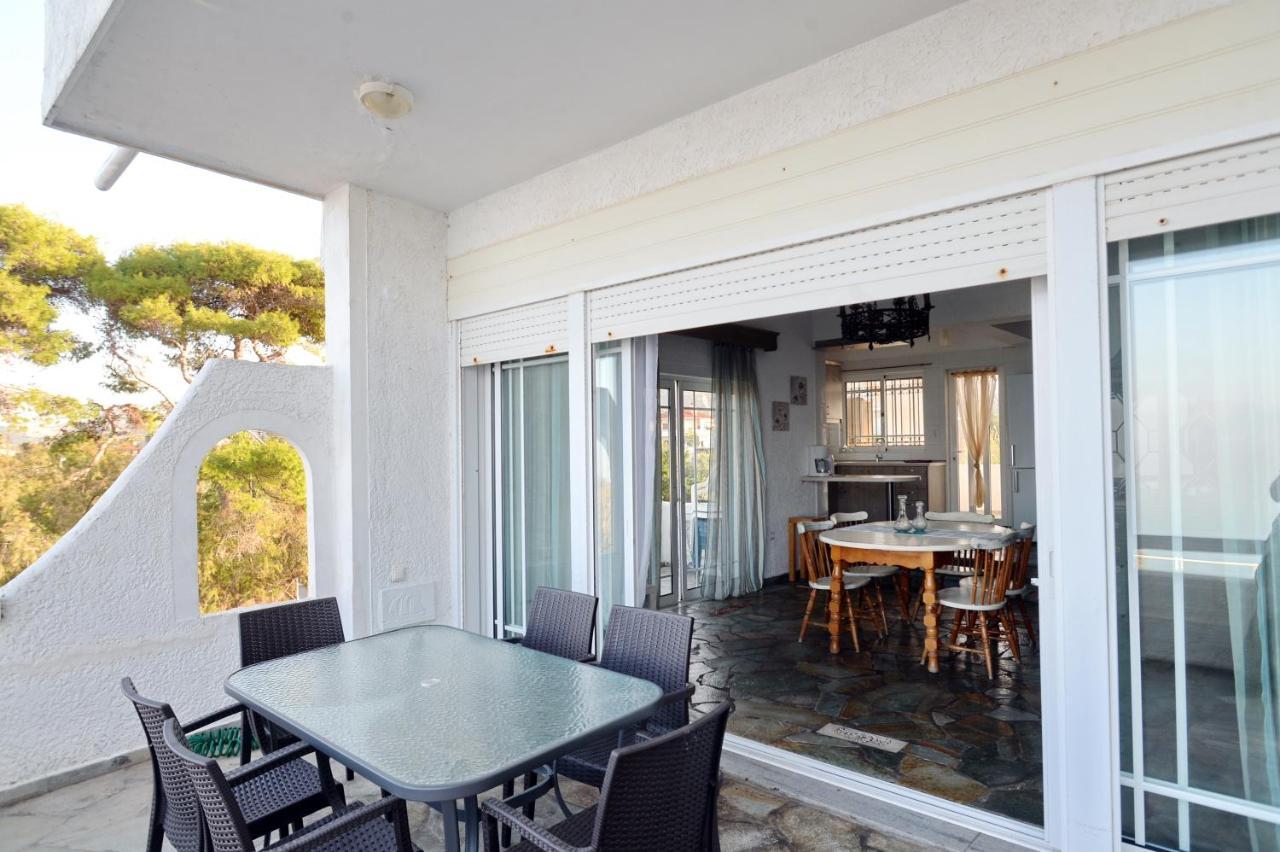 Antorina Beachfront Villas With Private Pools Kamari  外观 照片