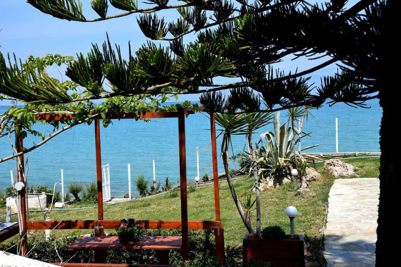 Antorina Beachfront Villas With Private Pools Kamari  外观 照片