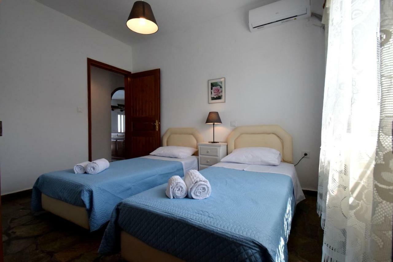 Antorina Beachfront Villas With Private Pools Kamari  外观 照片