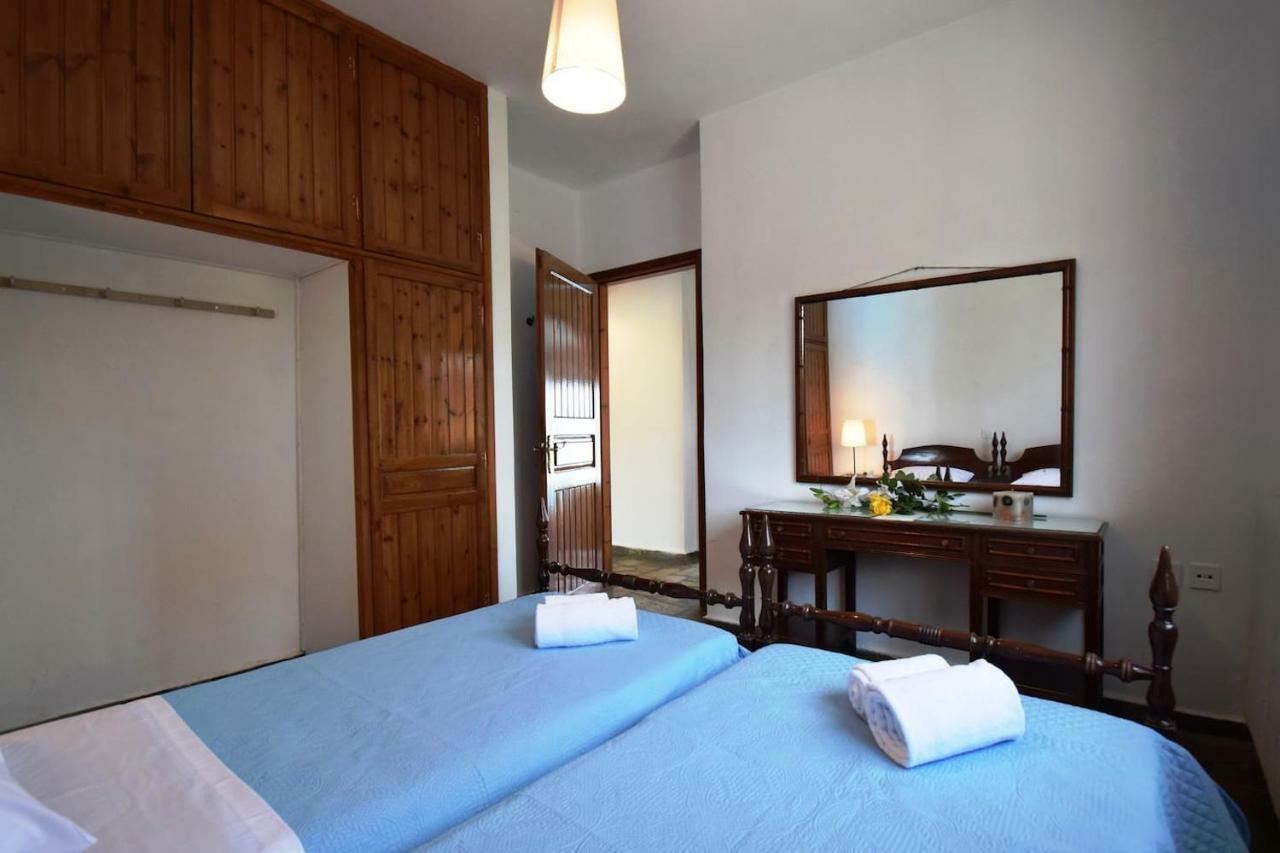Antorina Beachfront Villas With Private Pools Kamari  外观 照片